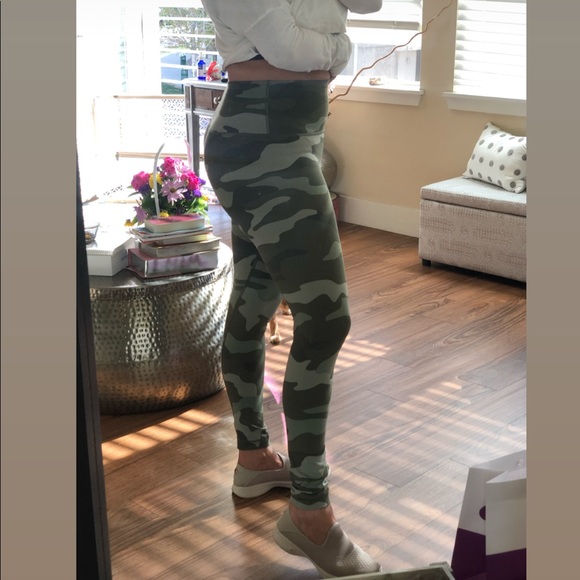 PINK Victoria's Secret Pants - PINK Victoria Secret Camo Leggings